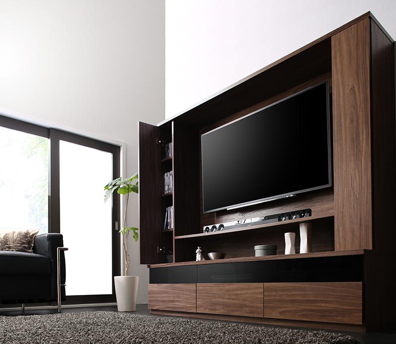 ウォルナット調のハイデザイン、多彩な収納スペースを持つ壁掛け機能付きハイタイプテレビボード